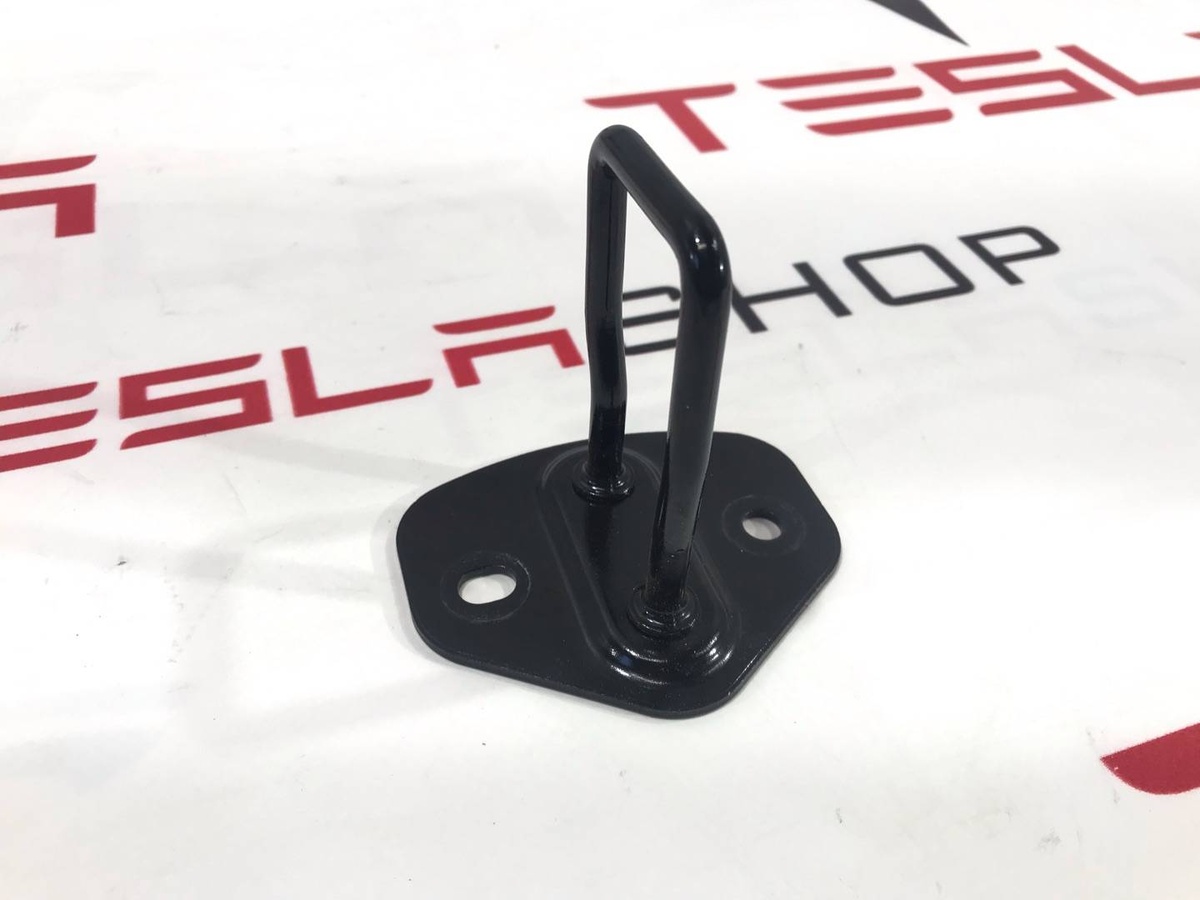Петля двери к Tesla Model S 2021