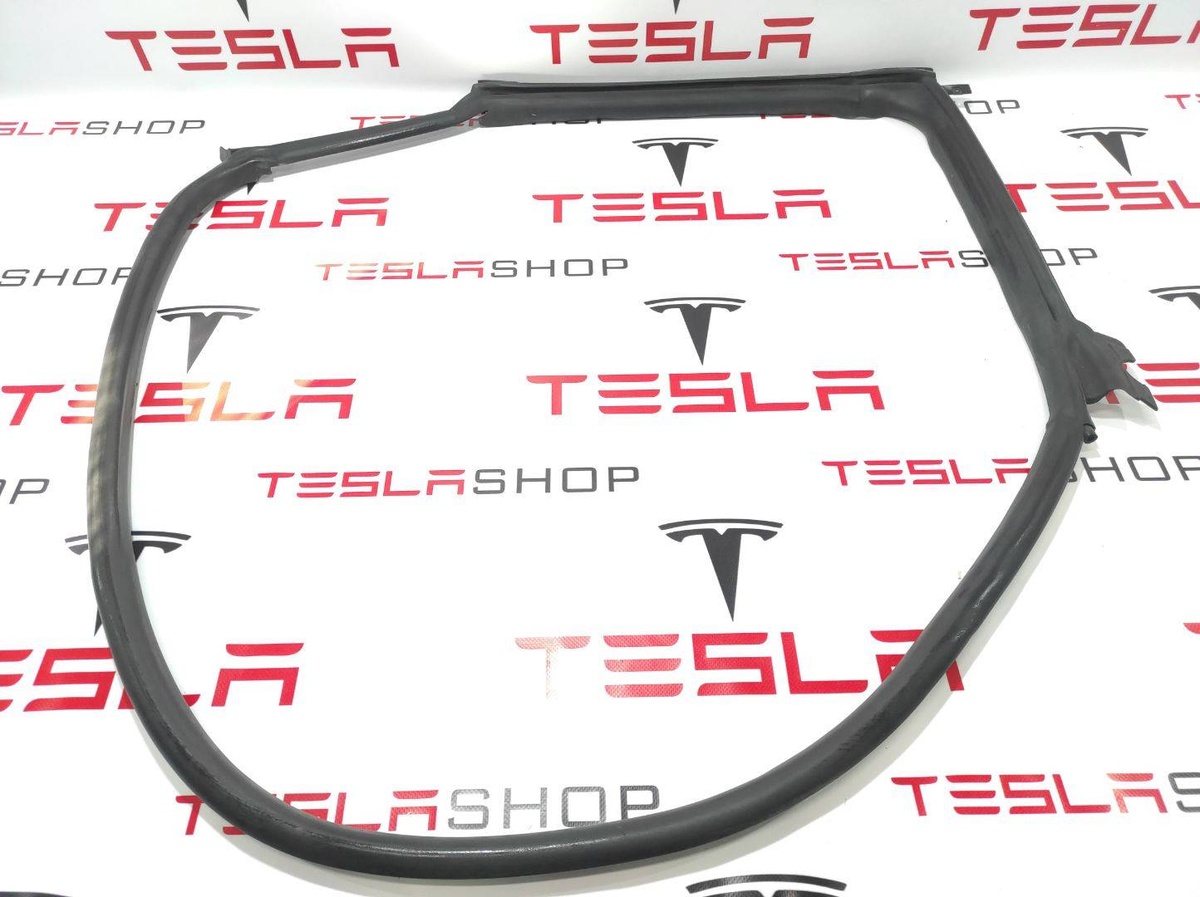 Уплотнитель к Tesla Model S 2014