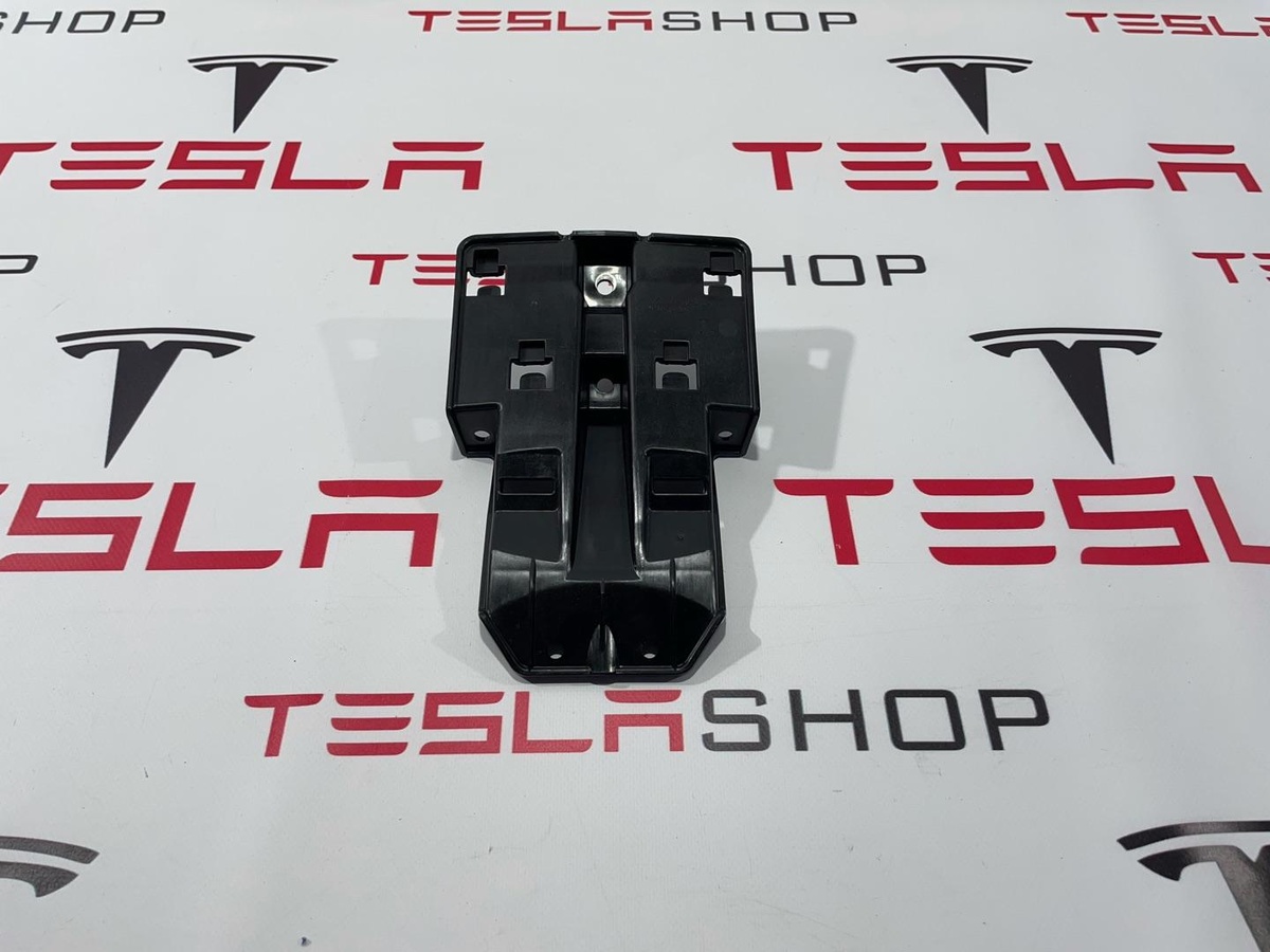 Кронштейн к Tesla Model S 2016