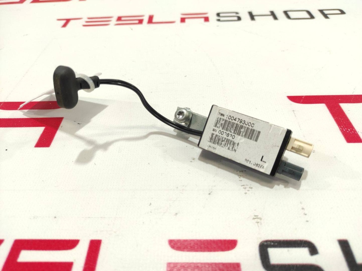 Усилитель антенны к Tesla Model S 2016