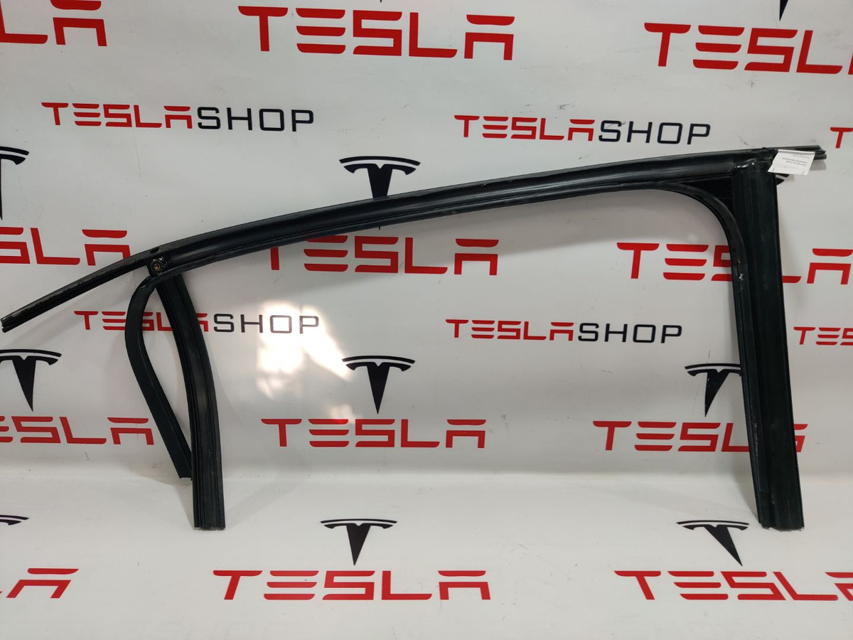 Уплотнитель двери сдвижной к Tesla Model X 2016