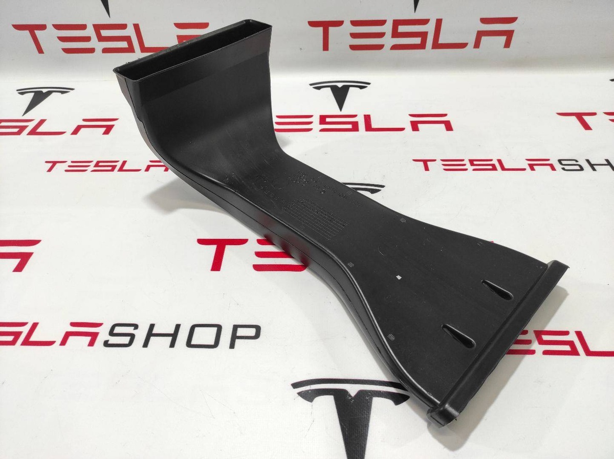 Воздуховод к Tesla Model S 2013