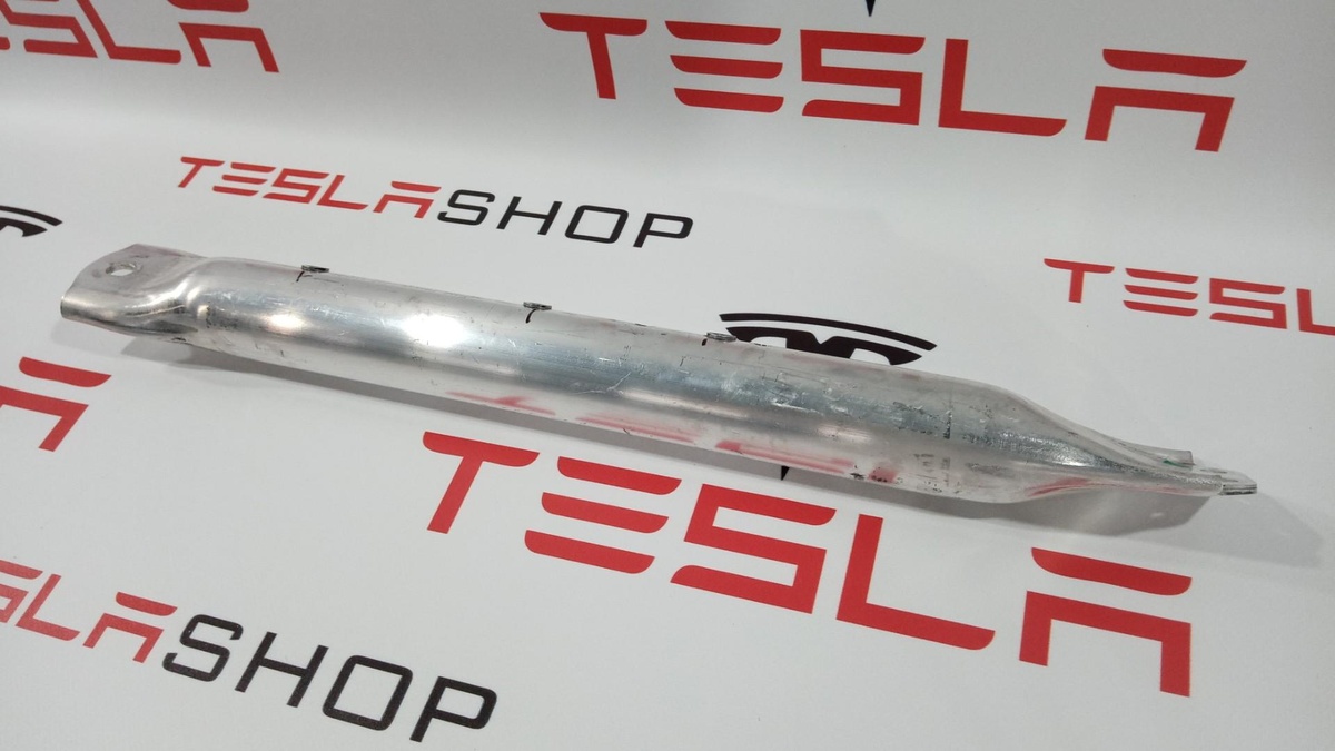 Распорка стоек к Tesla Model S 2014