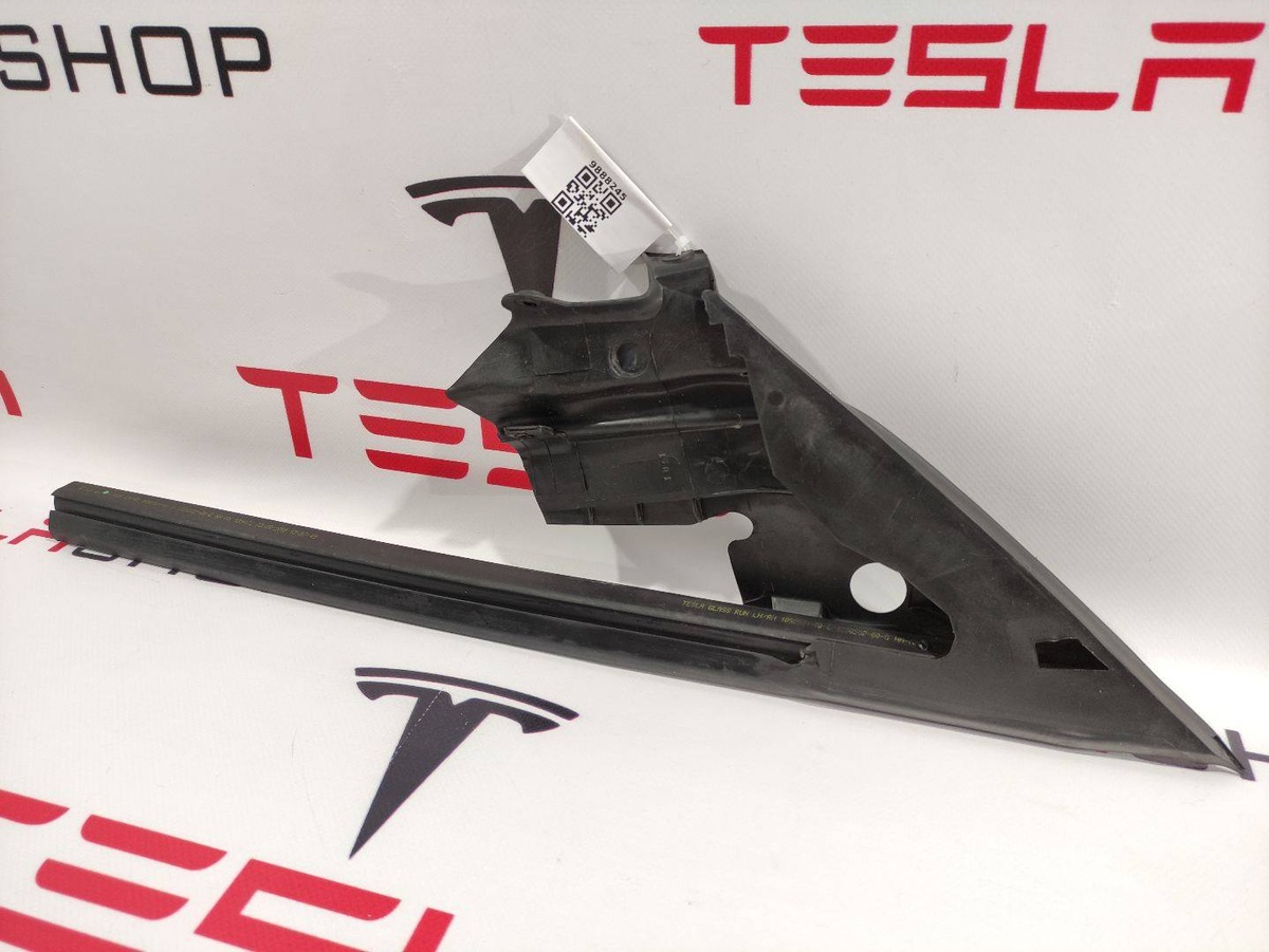 Уплотнитель к Tesla Model 3 2021