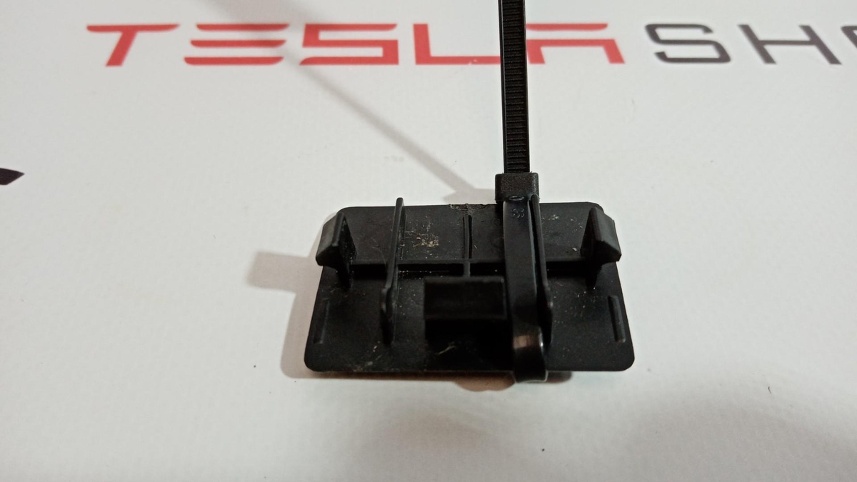 Заглушка к Tesla Model S 2014