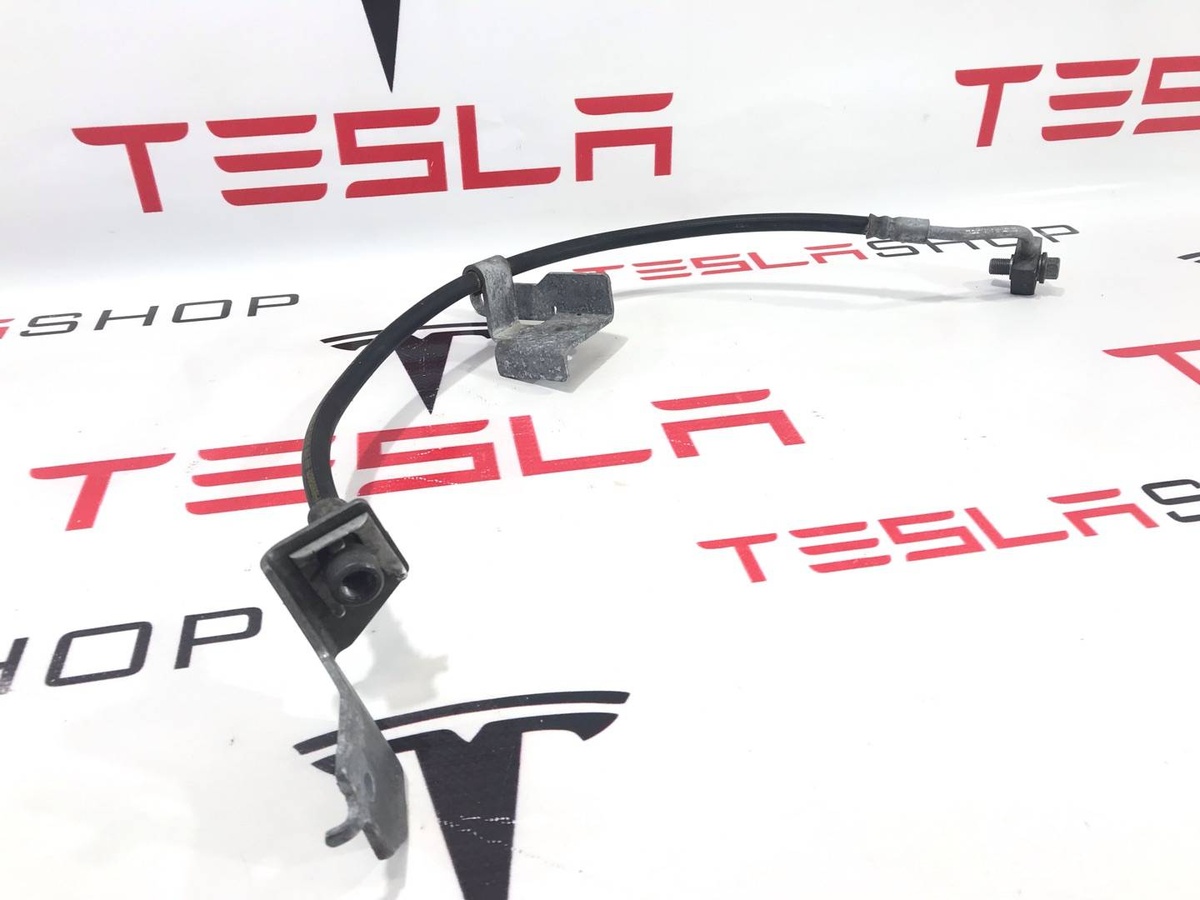 Шланг тормозной к Tesla Model S 2021