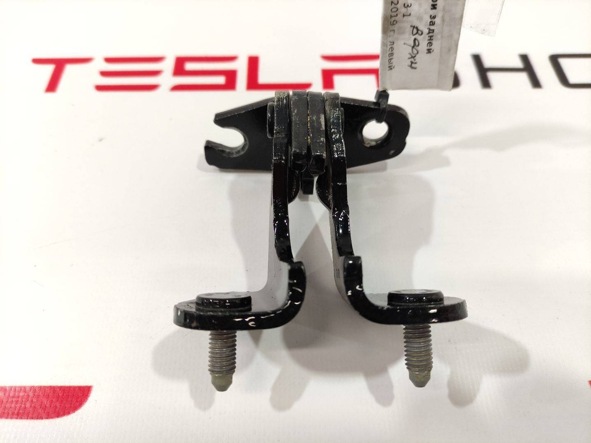 Петля двери к Tesla Model 3 2019