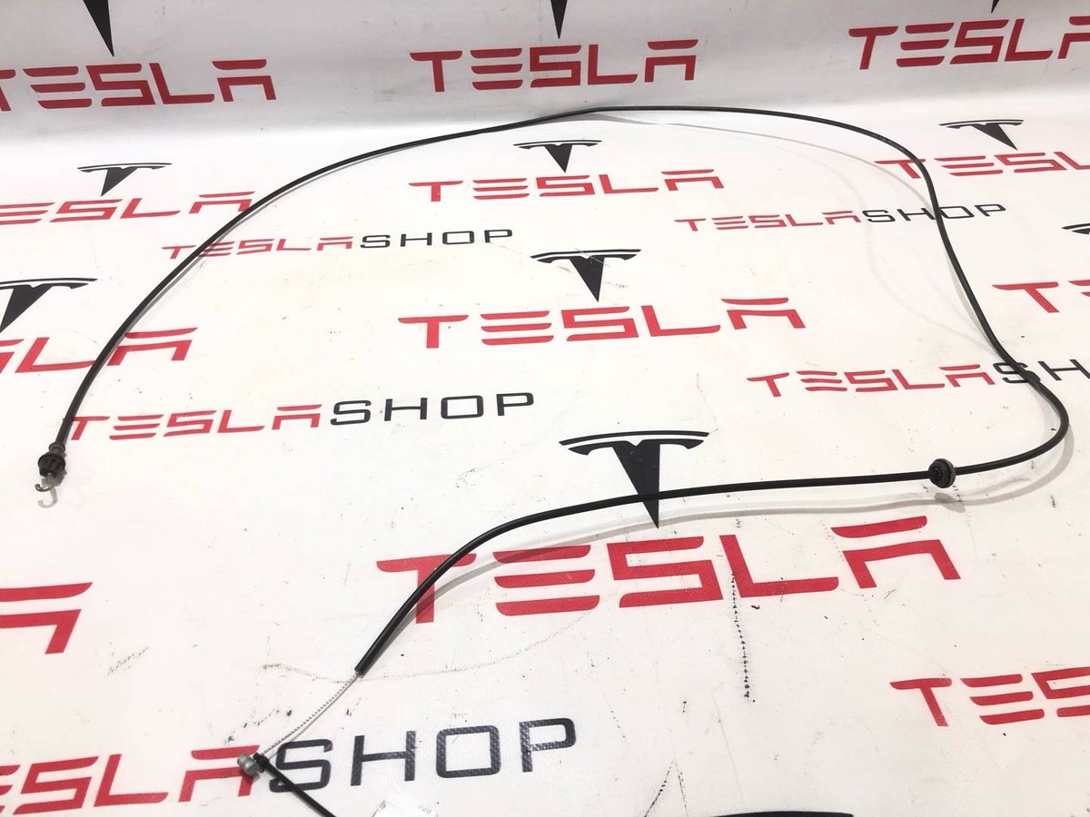 Трос капота к Tesla Model S 2014