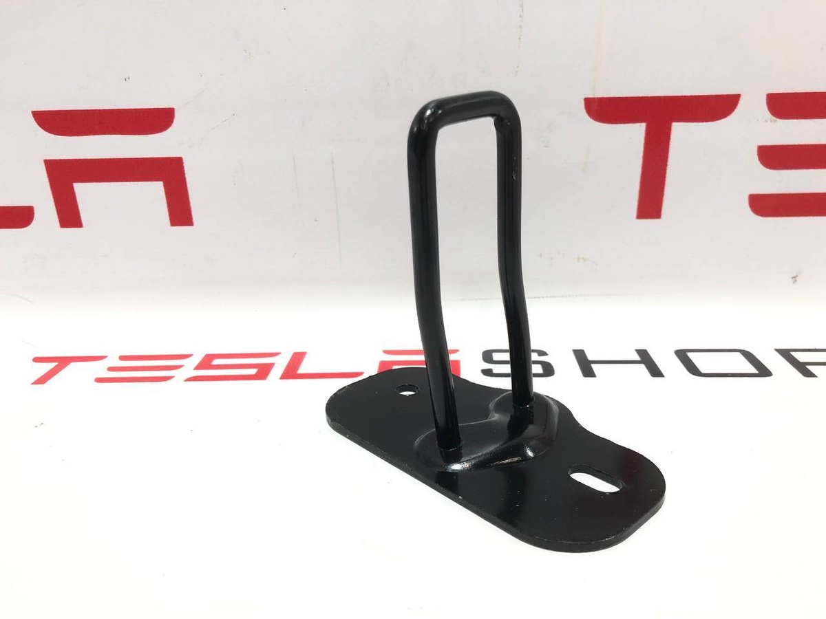 Петля двери к Tesla Model 3 2021