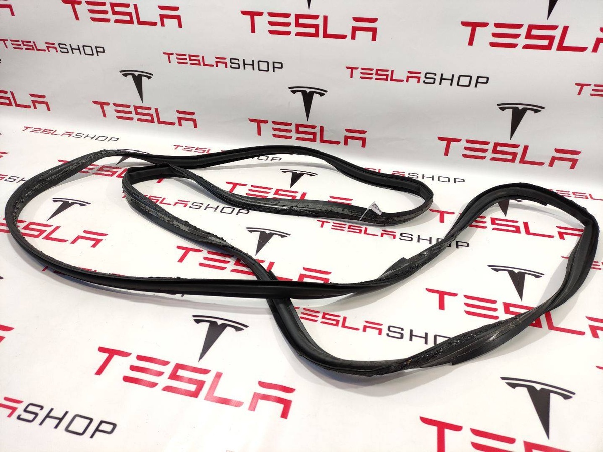 Уплотнитель к Tesla Model X 2017