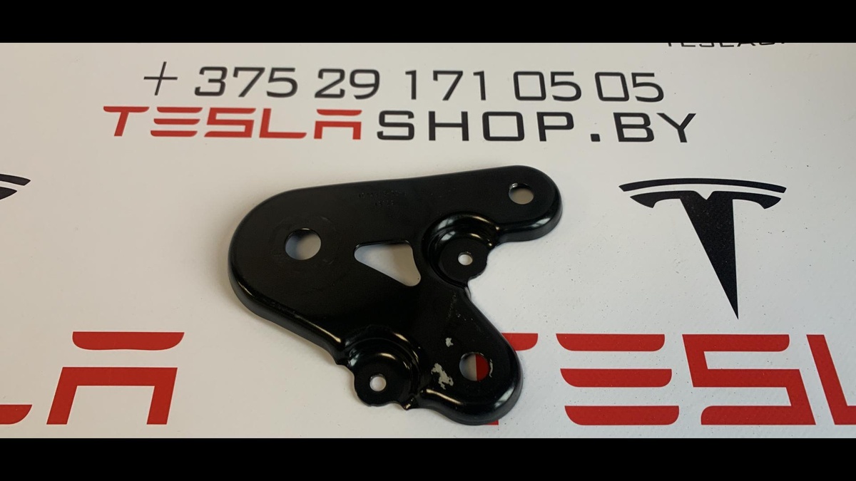 Кронштейн подрамника к Tesla Model 3 2019