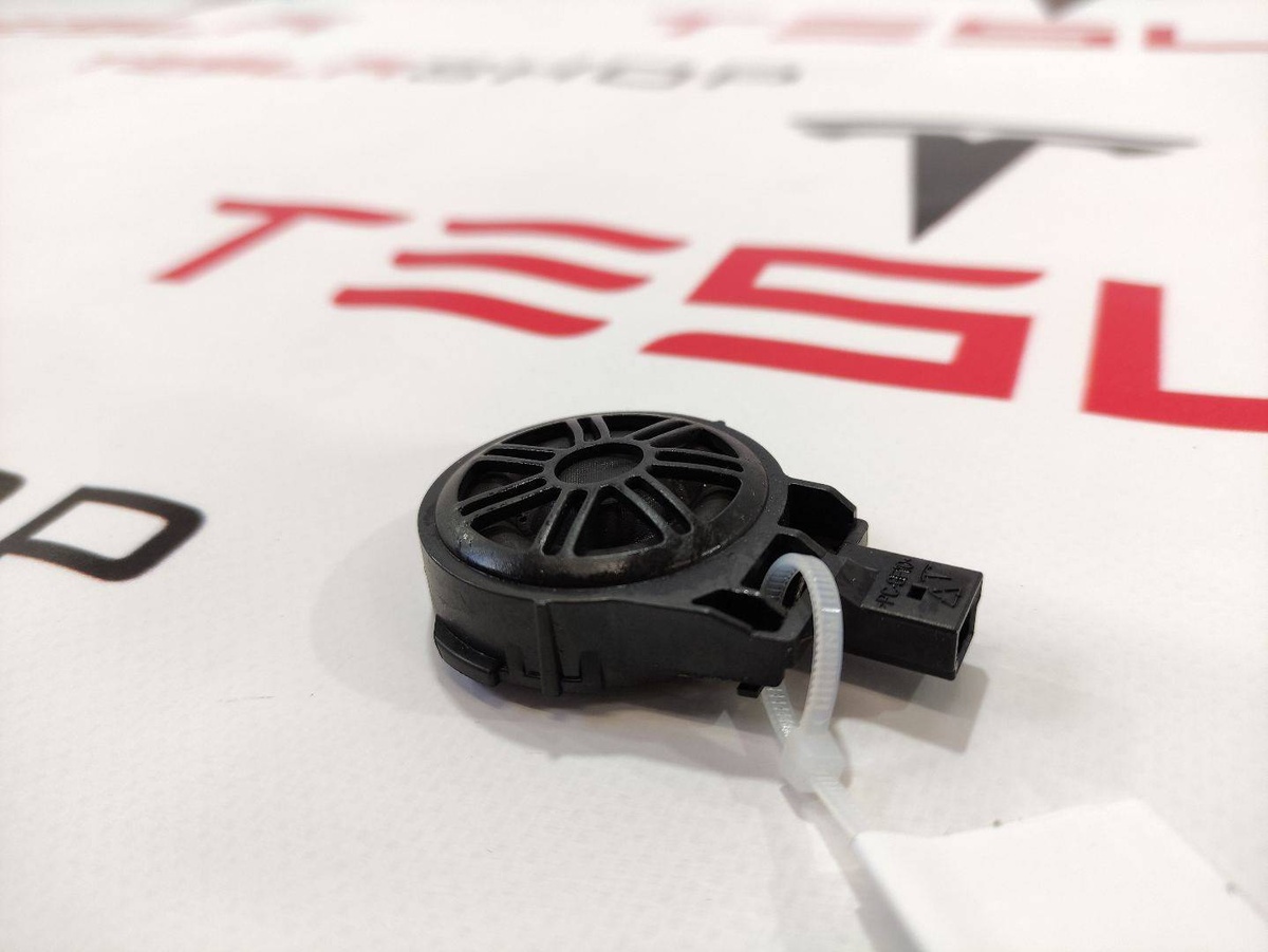 Динамик к Tesla Model 3 2021