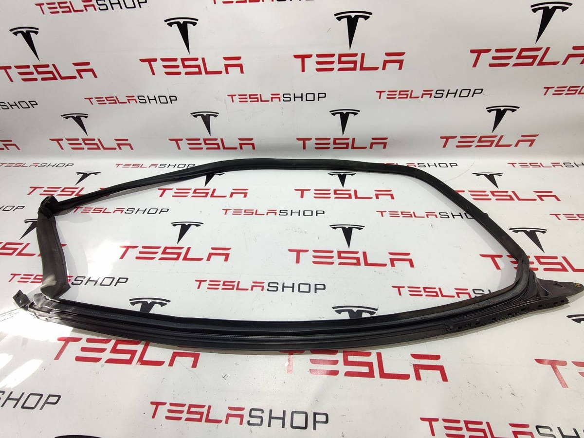 Уплотнитель к Tesla Model 3 2019