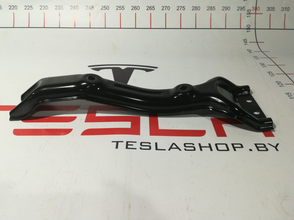Прочая запчасть к Tesla Model 3 2019