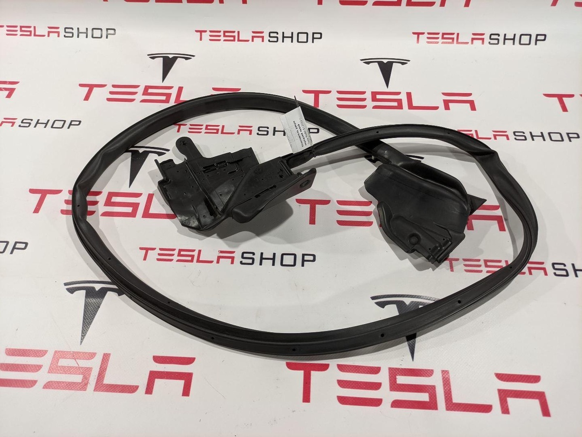 Уплотнитель к Tesla Model S 2012