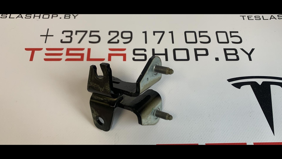 Петля двери к Tesla Model 3 2019