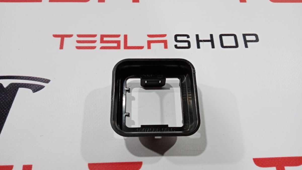 Воздуховод к Tesla Model S 2012