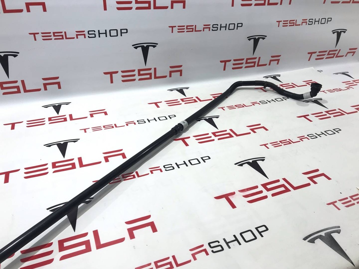 Патрубок к Tesla Model 3 2021