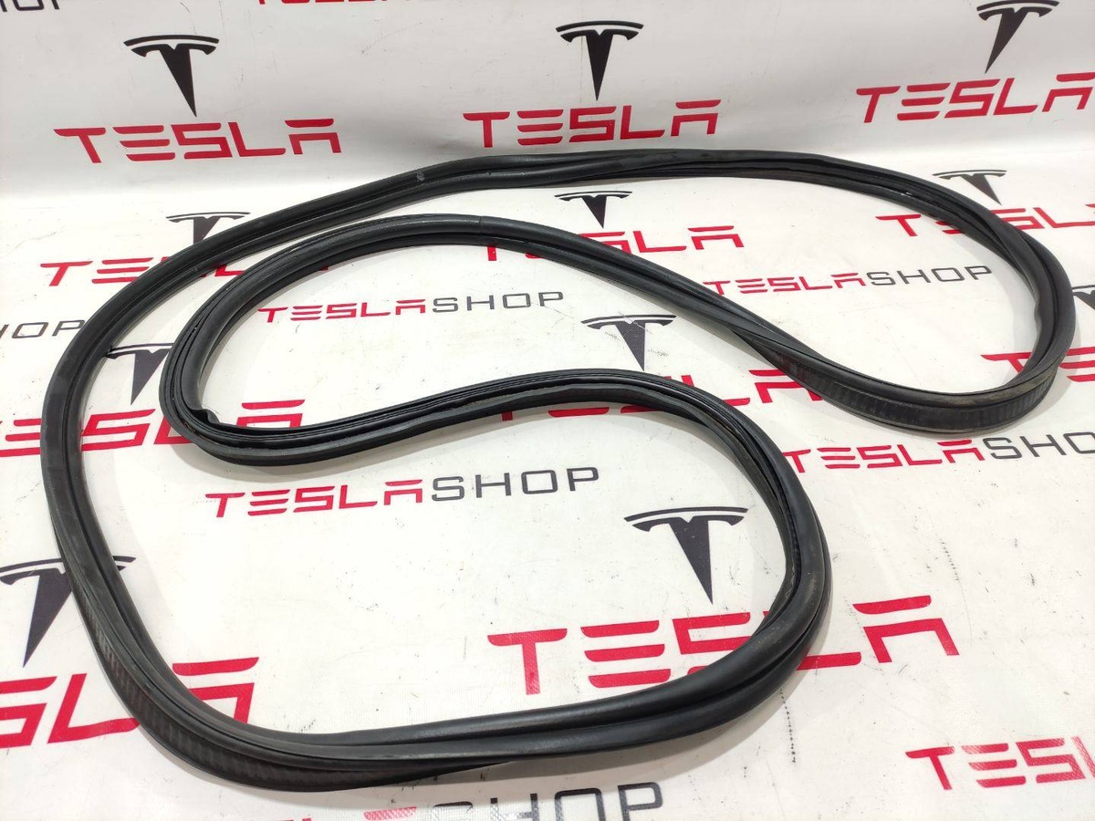 Уплотнитель багажника к Tesla Model X 2018