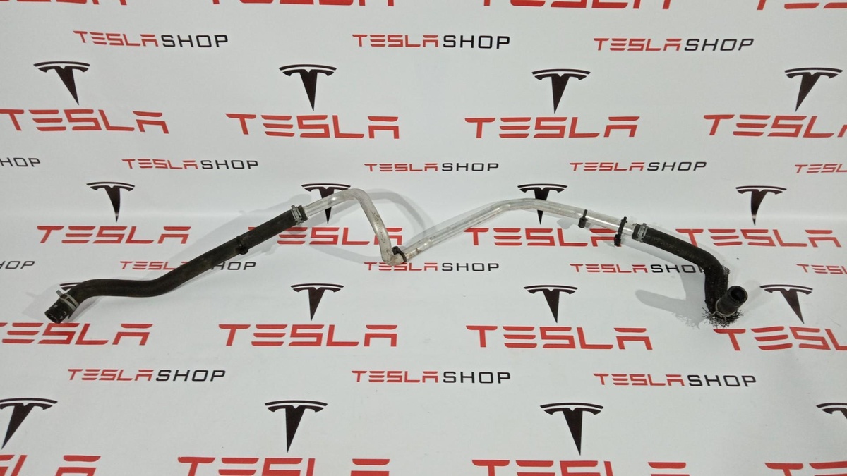 Трубка охлаждающей жидкости металлическая к Tesla Model S 2015