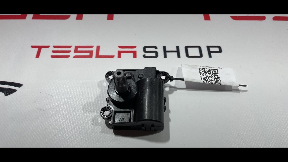 Переключатель отопителя (печки) к Tesla Model S 2012