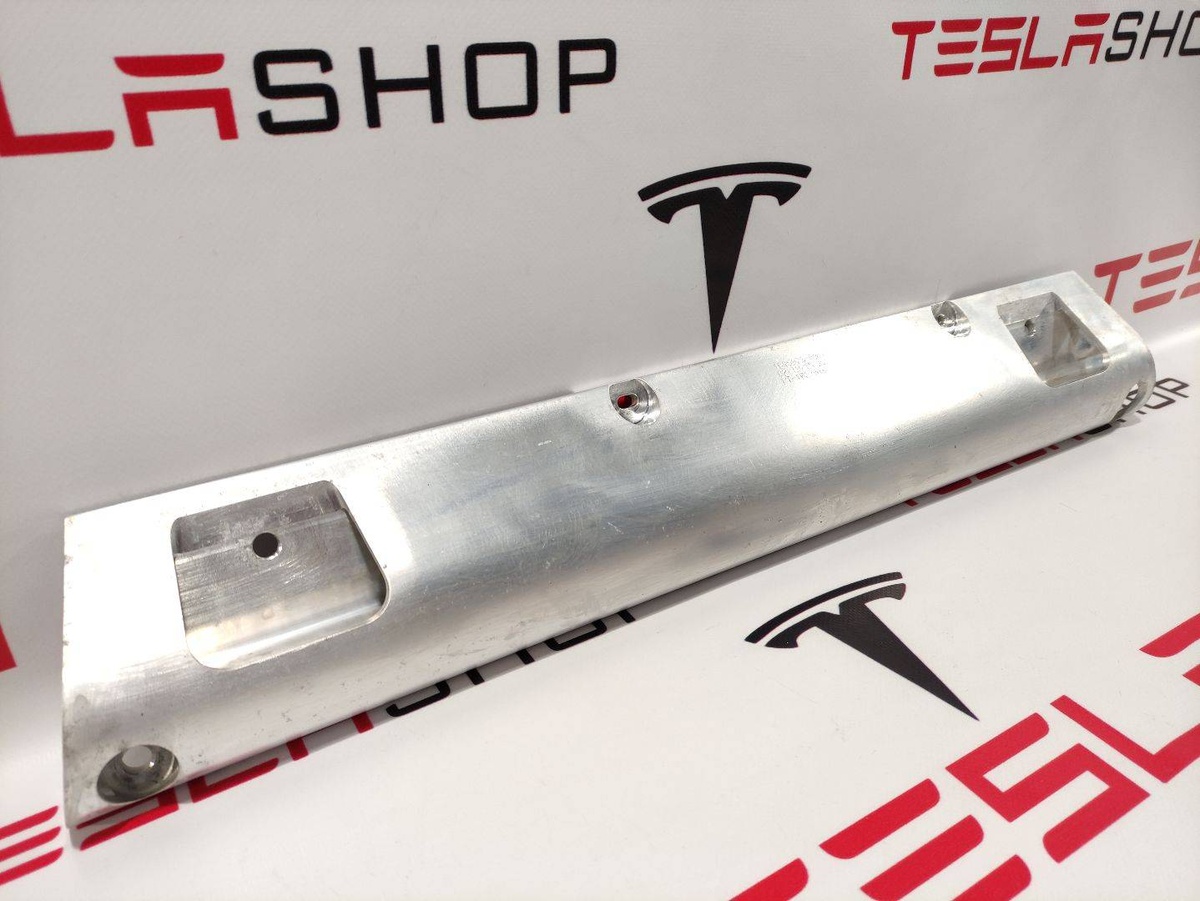 Кронштейн подрамника к Tesla Model S 2015