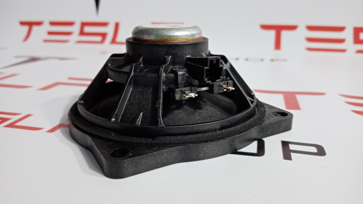 Динамик к Tesla Model 3 2019