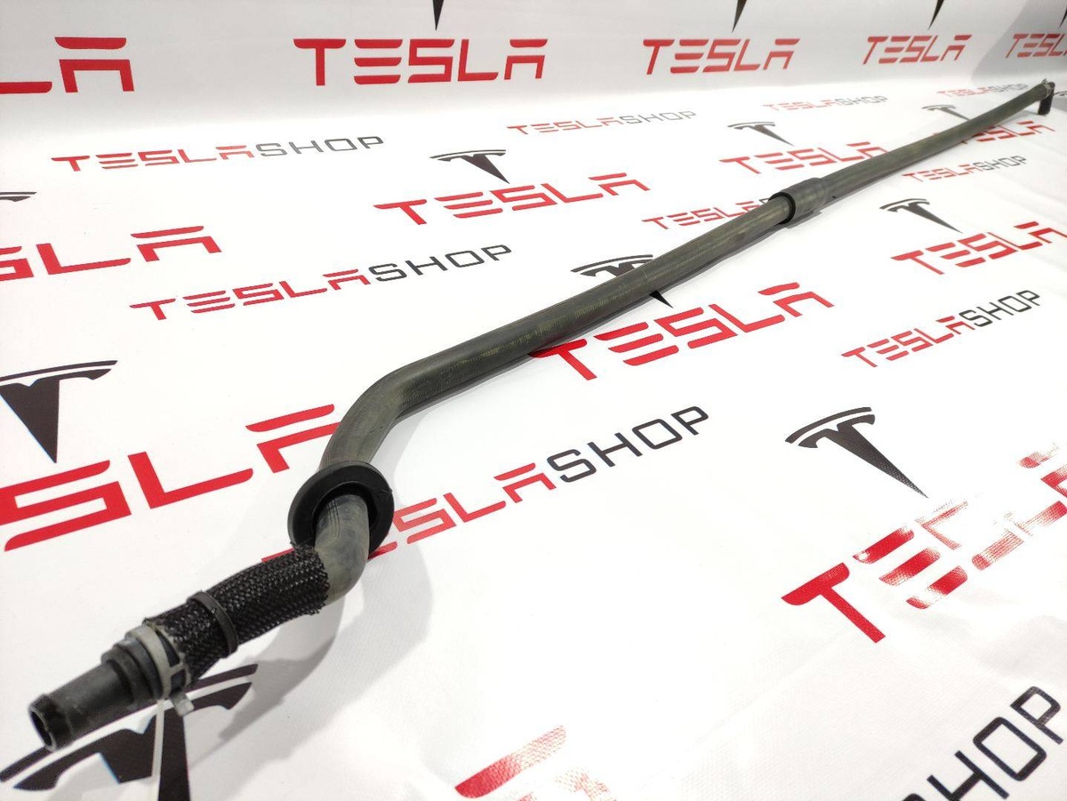 Трубка охлаждающей жидкости металлическая к Tesla Model S 2015