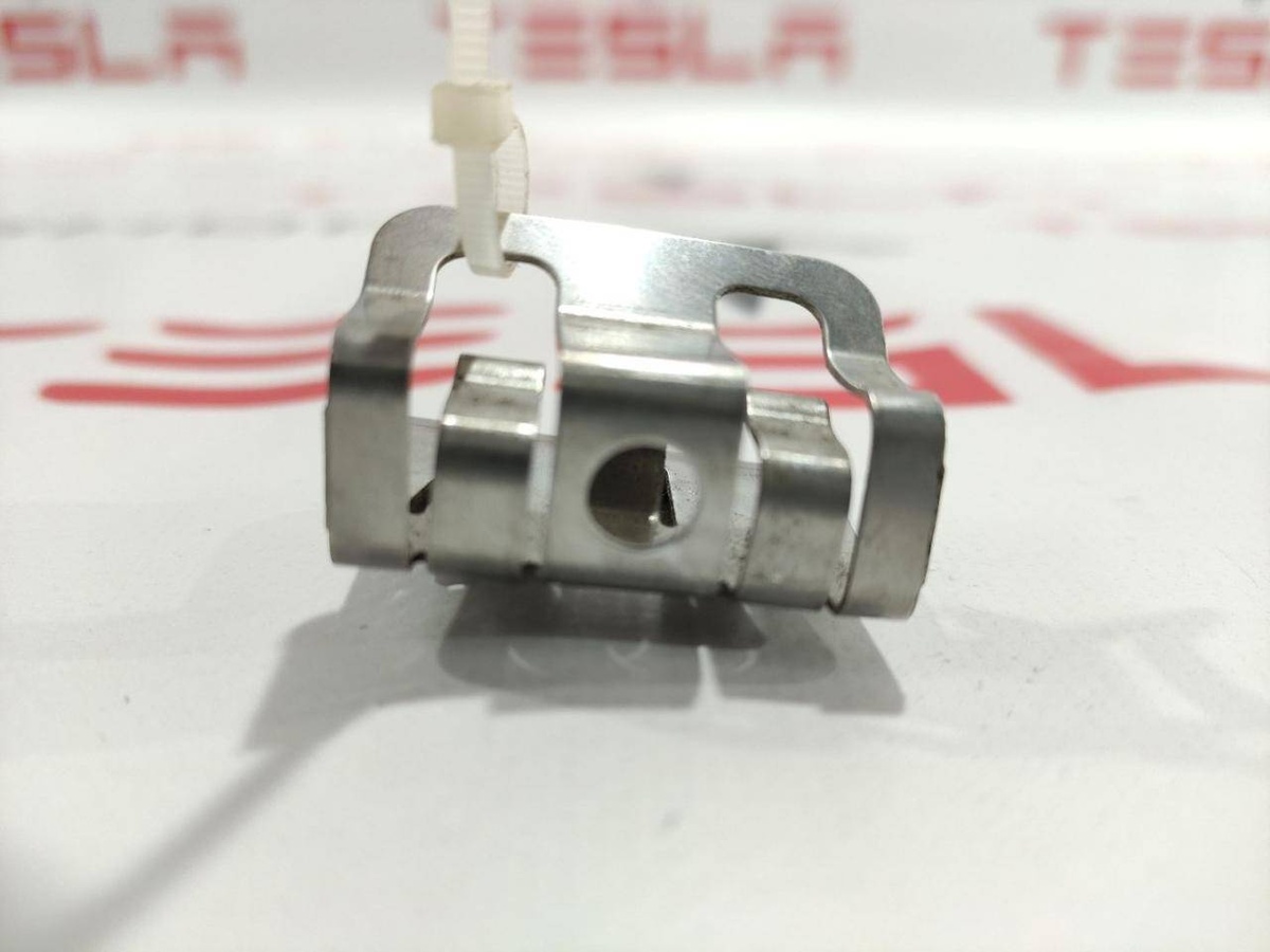 Клипса к Tesla Model S 2016