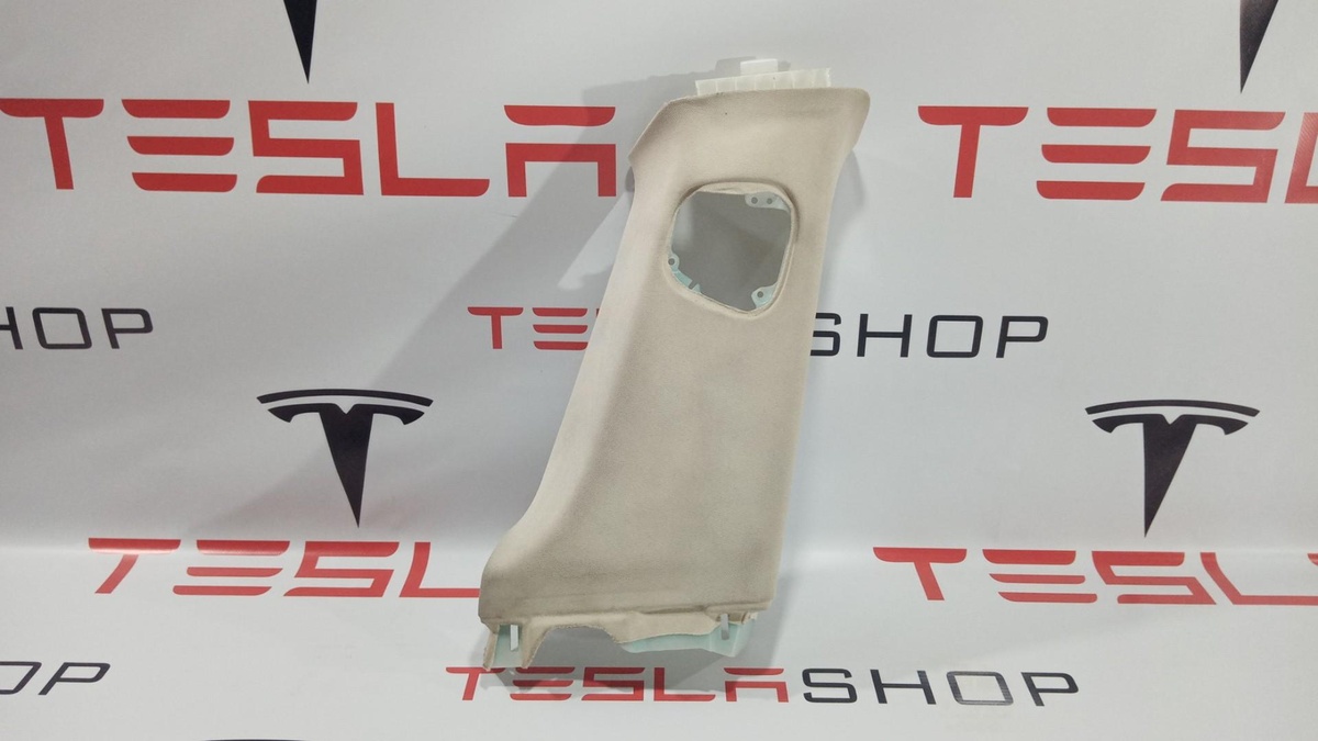 Обшивка стойки к Tesla Model S 2012