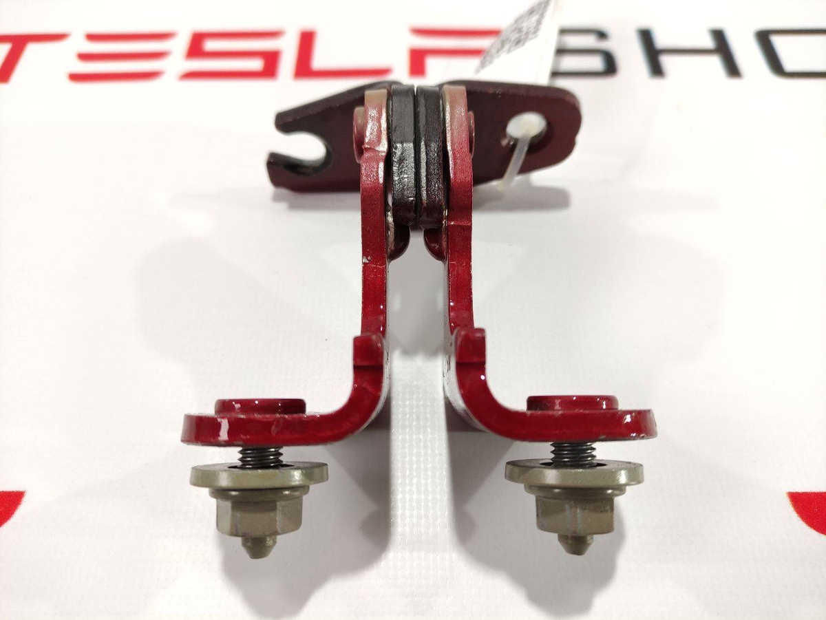 Петля двери к Tesla Model 3 2020