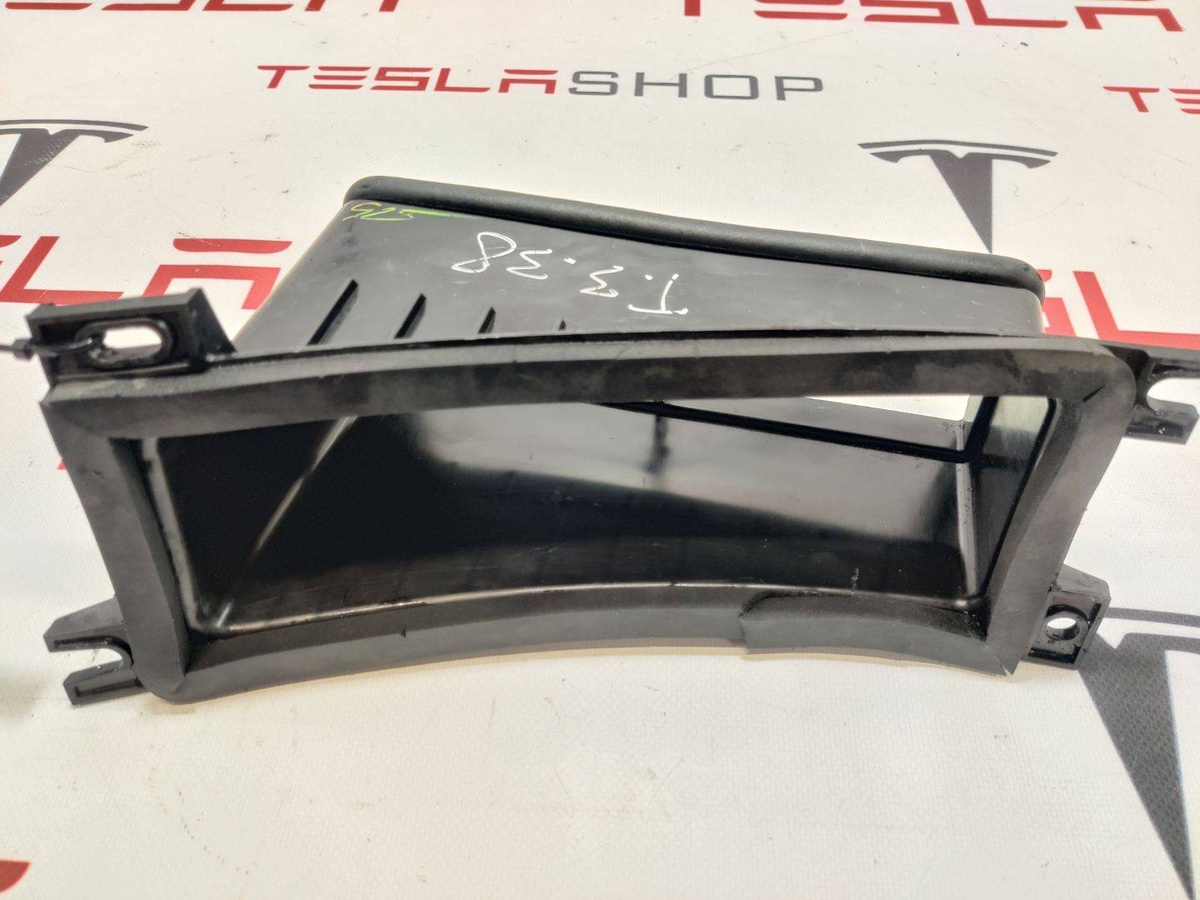 Корпус термостата к Tesla Model X 2019