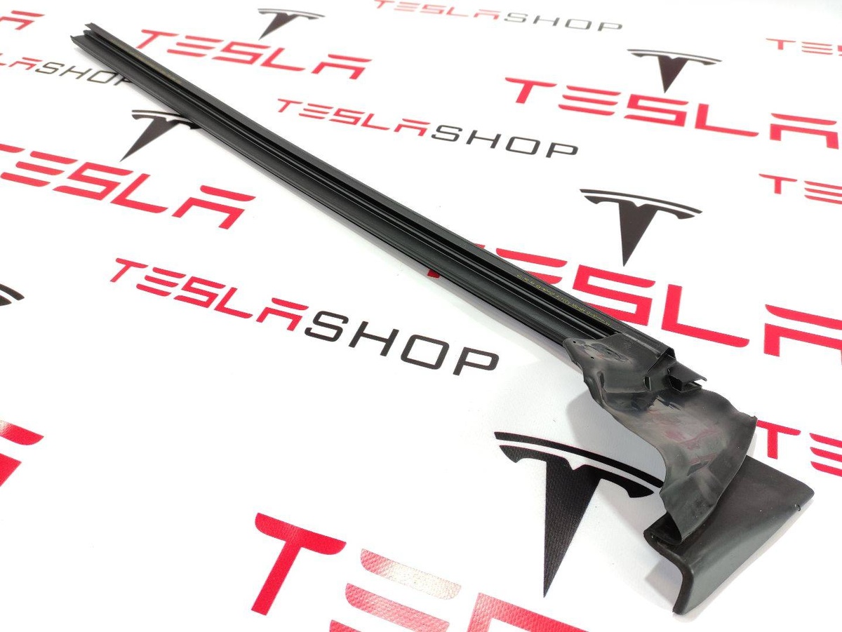 Уплотнитель к Tesla Model 3 2019