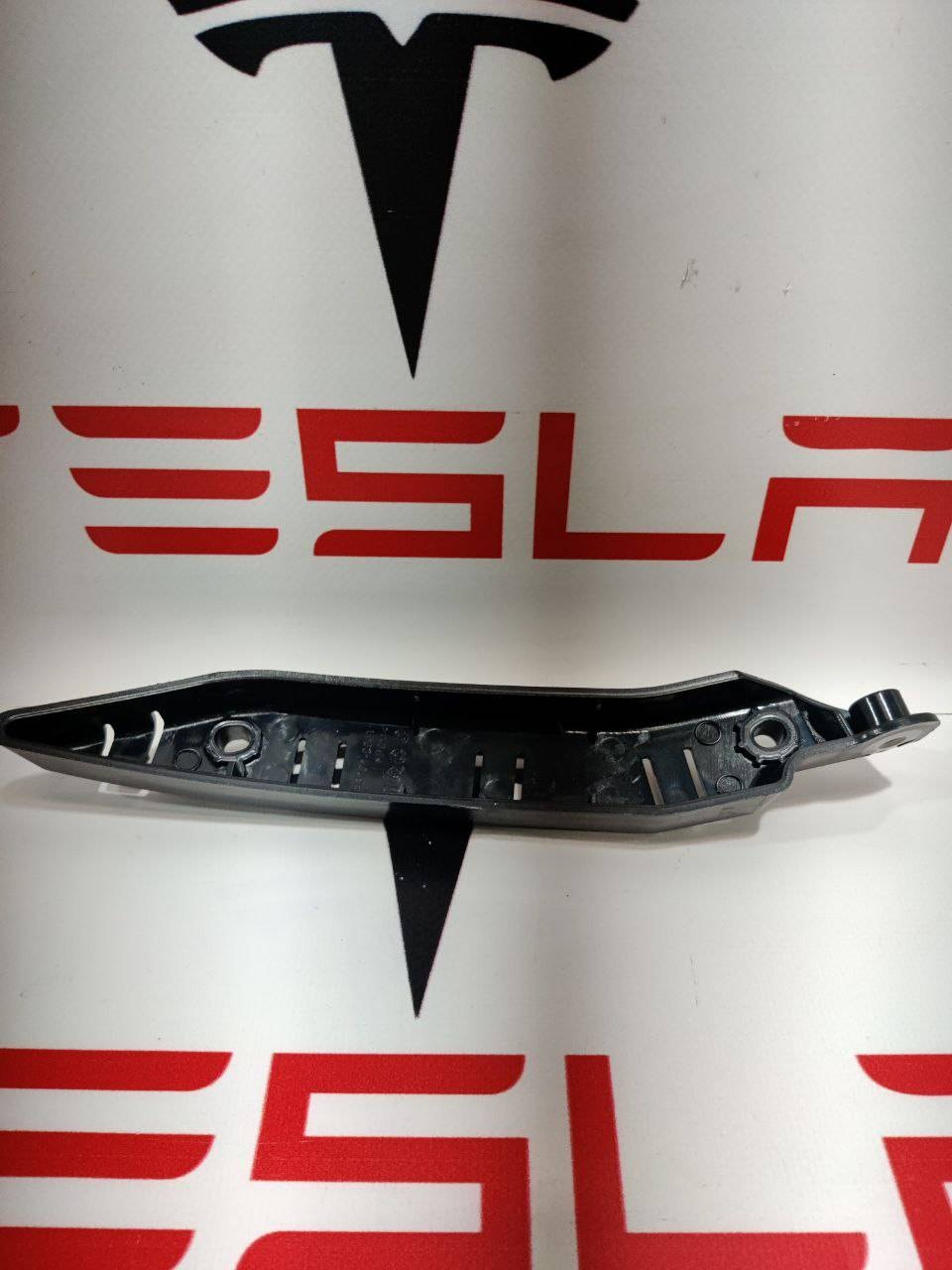Кронштейн крепления бампера к Tesla Model Y 2022