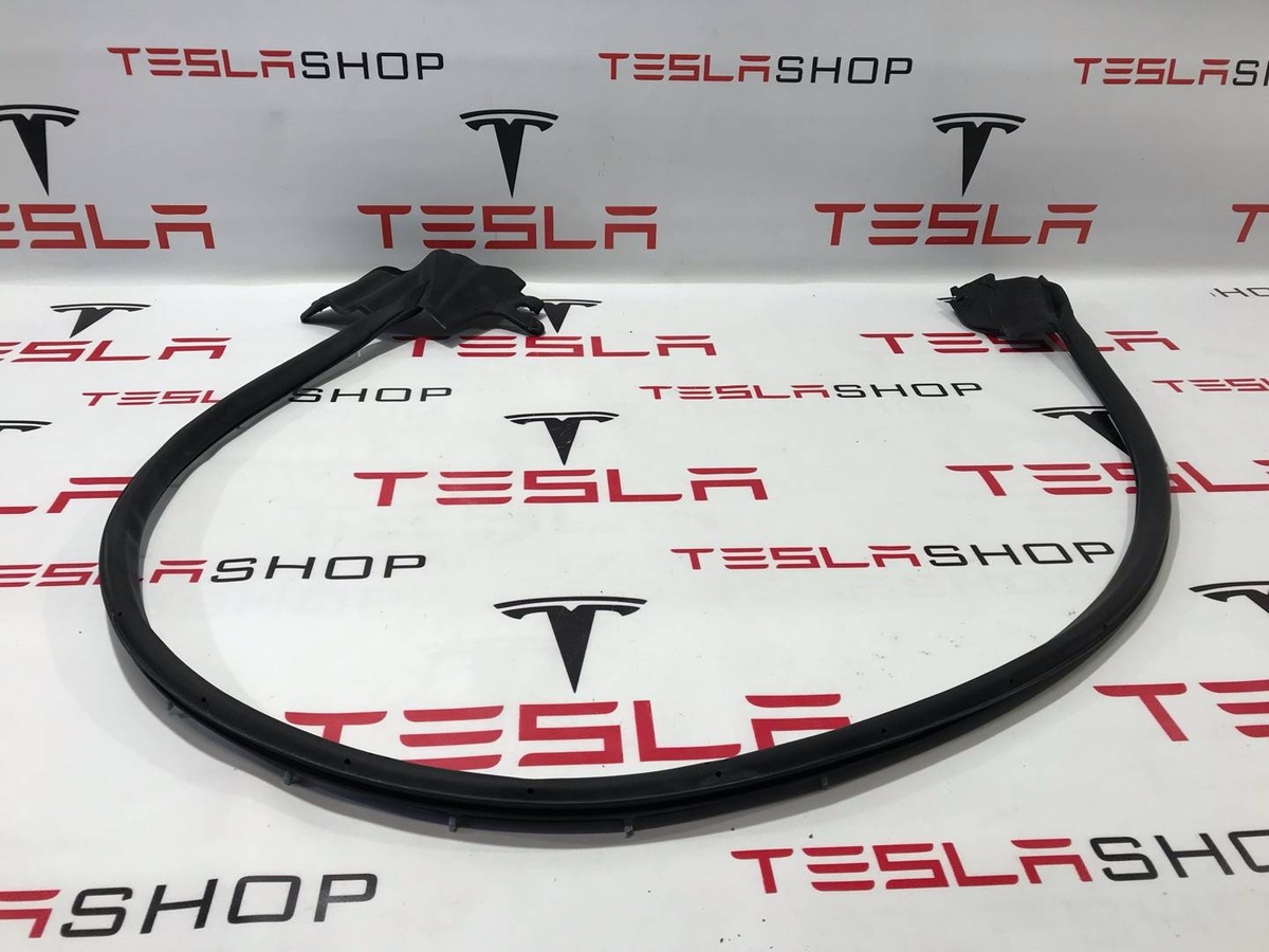 Уплотнитель к Tesla Model S 2015
