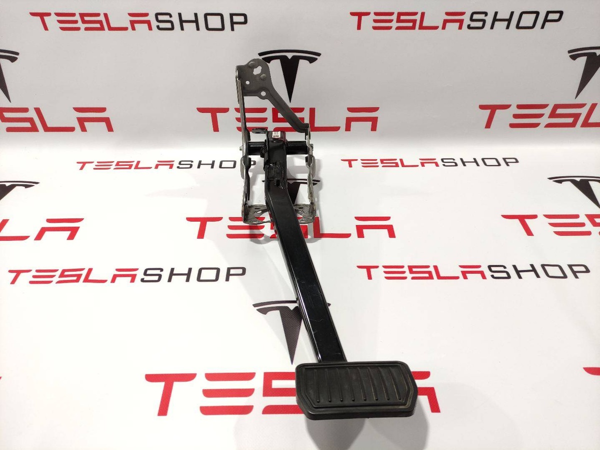Педаль тормоза к Tesla Model X 2017