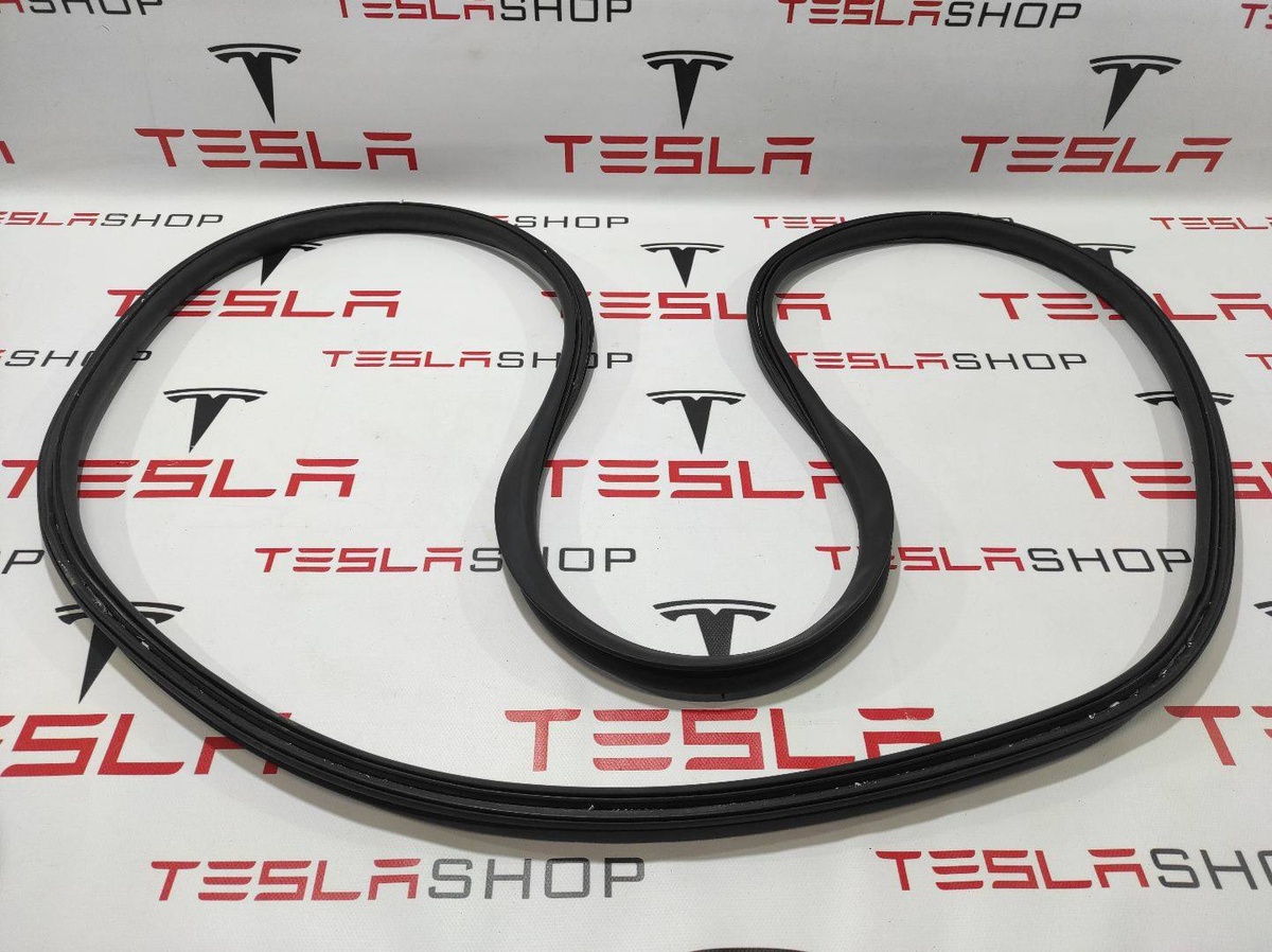 Уплотнитель багажника к Tesla Model S 2016