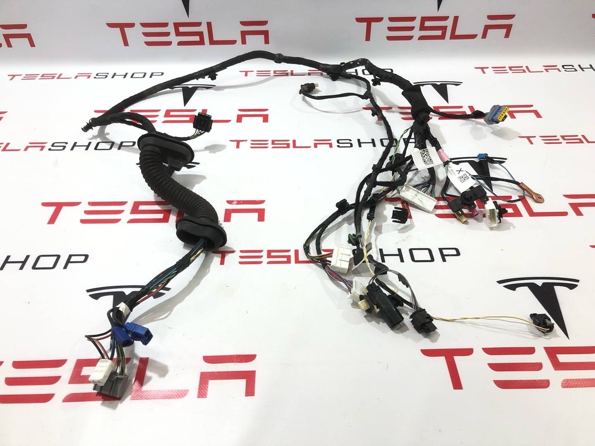 Проводка двери к Tesla Model X 2019