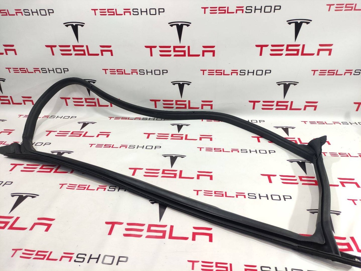 Уплотнитель к Tesla Model 3 2019