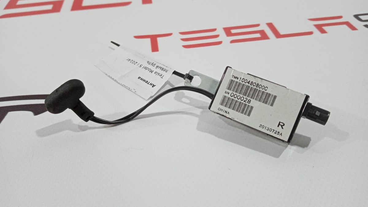 Усилитель антенны к Tesla Model S 2014