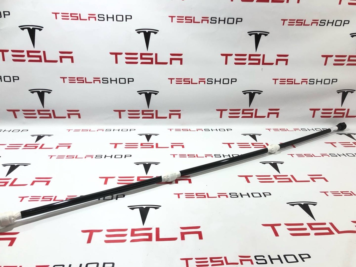 Трубка охлаждающей жидкости металлическая к Tesla Model S 2022