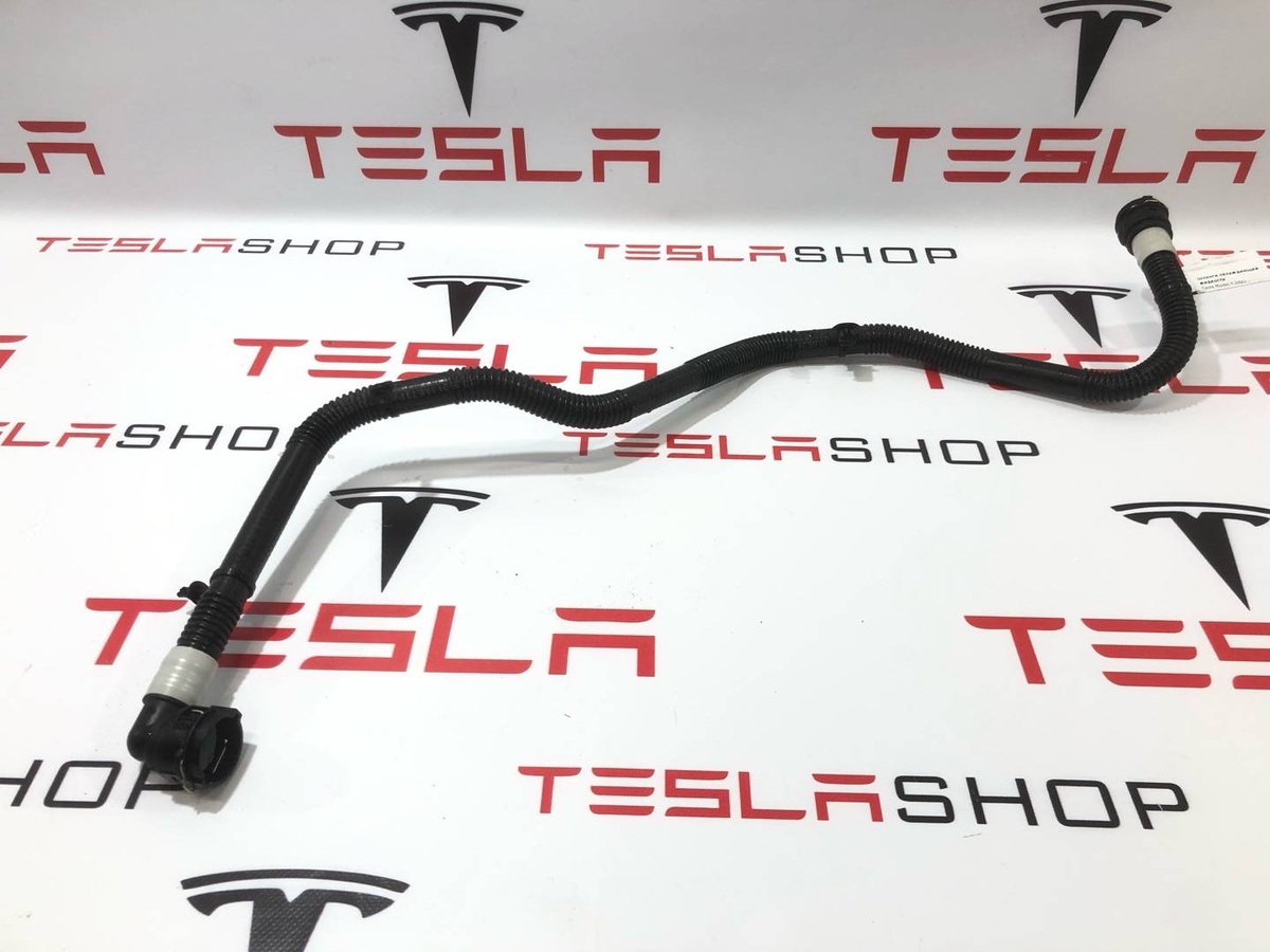Патрубок к Tesla Model Y 2021