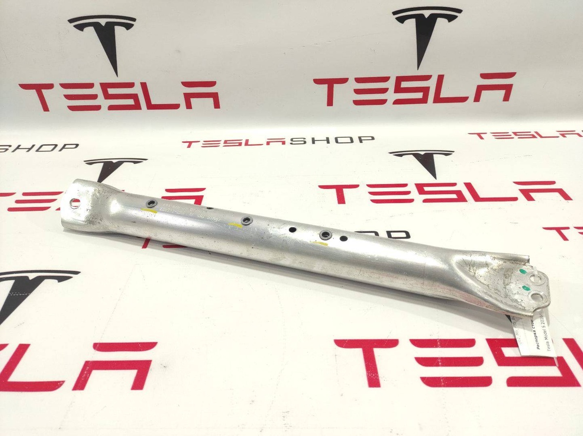 Распорка стоек к Tesla Model S 2016