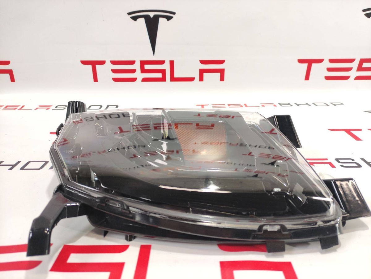 Фара противотуманная левая к Tesla Model S 2020