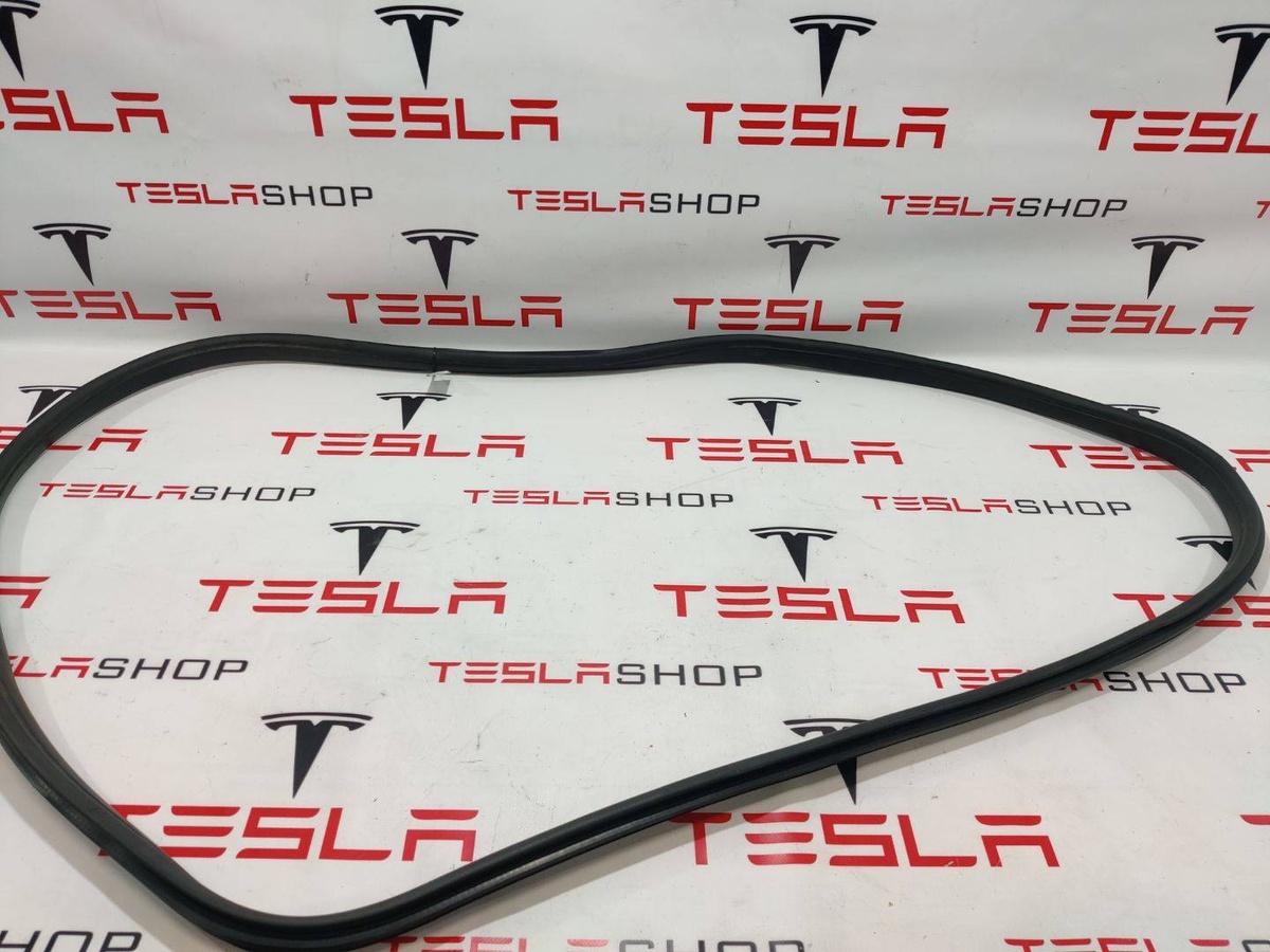 Уплотнитель к Tesla Model X 2019