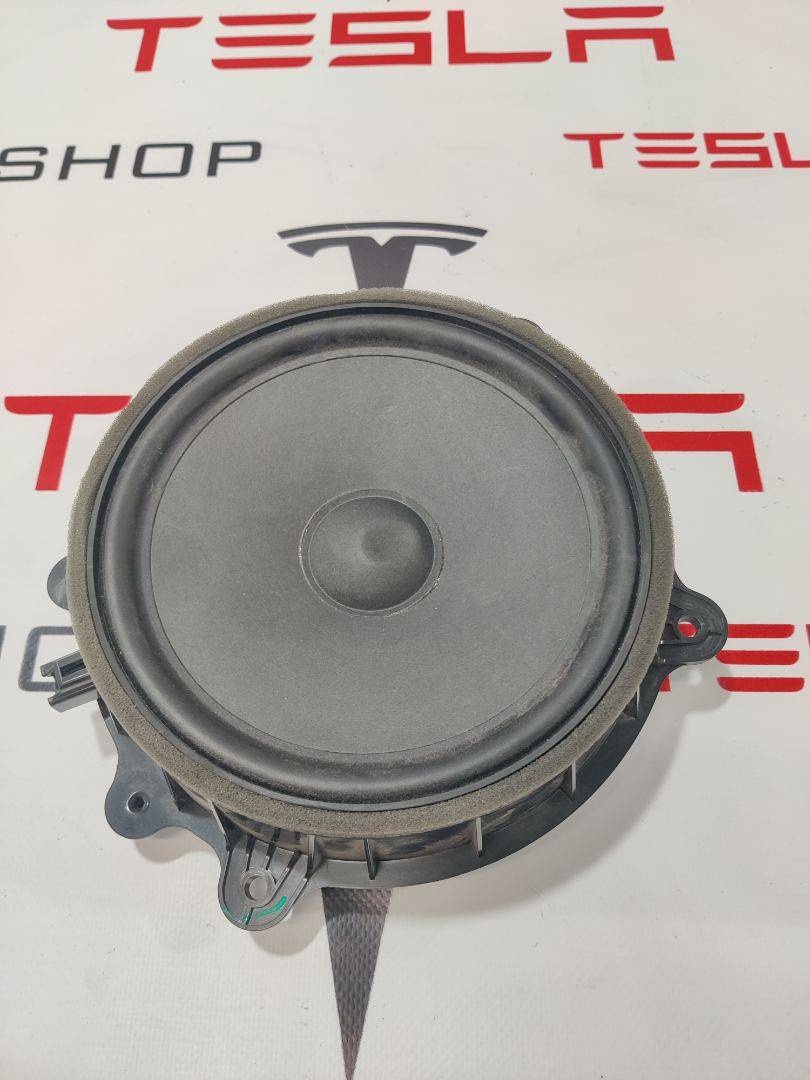 Динамик к Tesla Model Y 2021