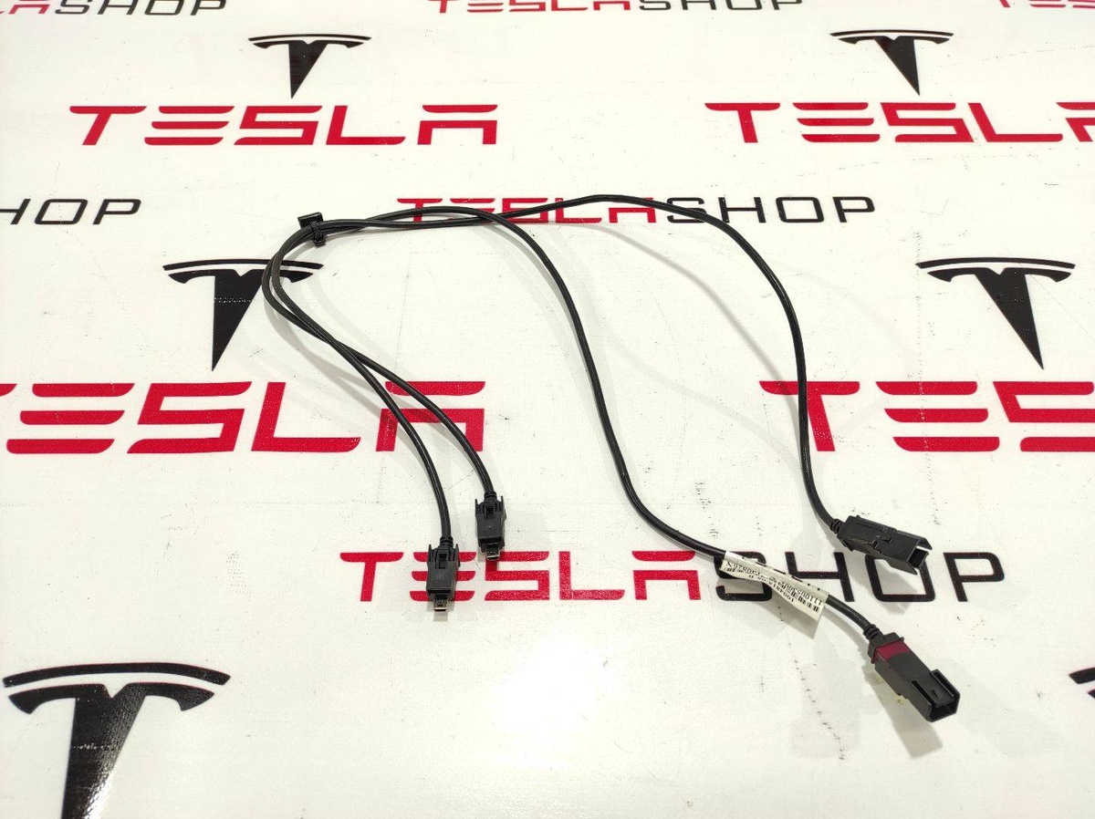 Провод USB к Tesla Model S 2016