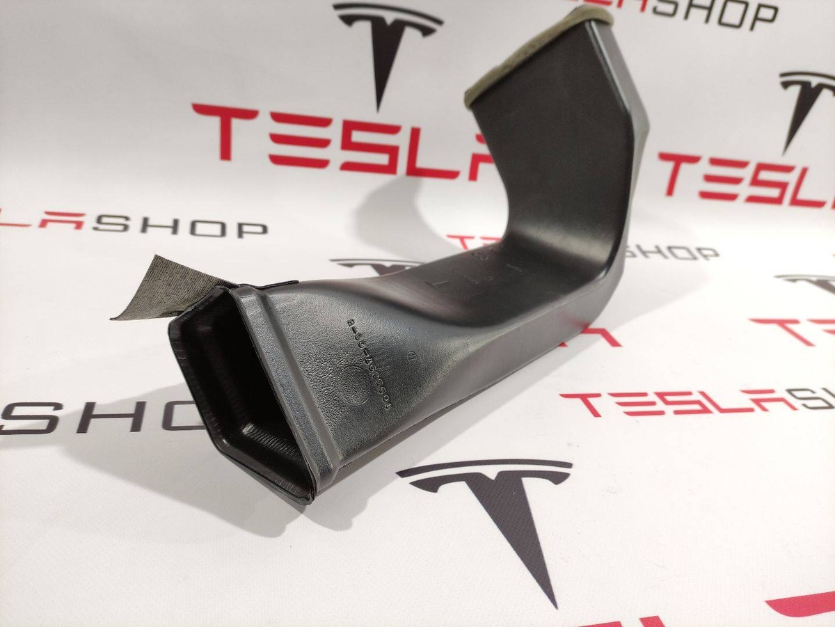 Дефлектор к Tesla Model X 2016