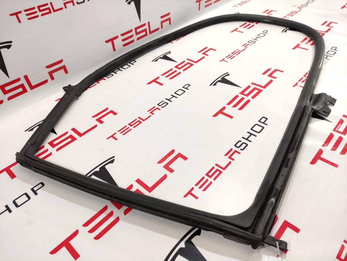 Уплотнитель к Tesla Model S 2016