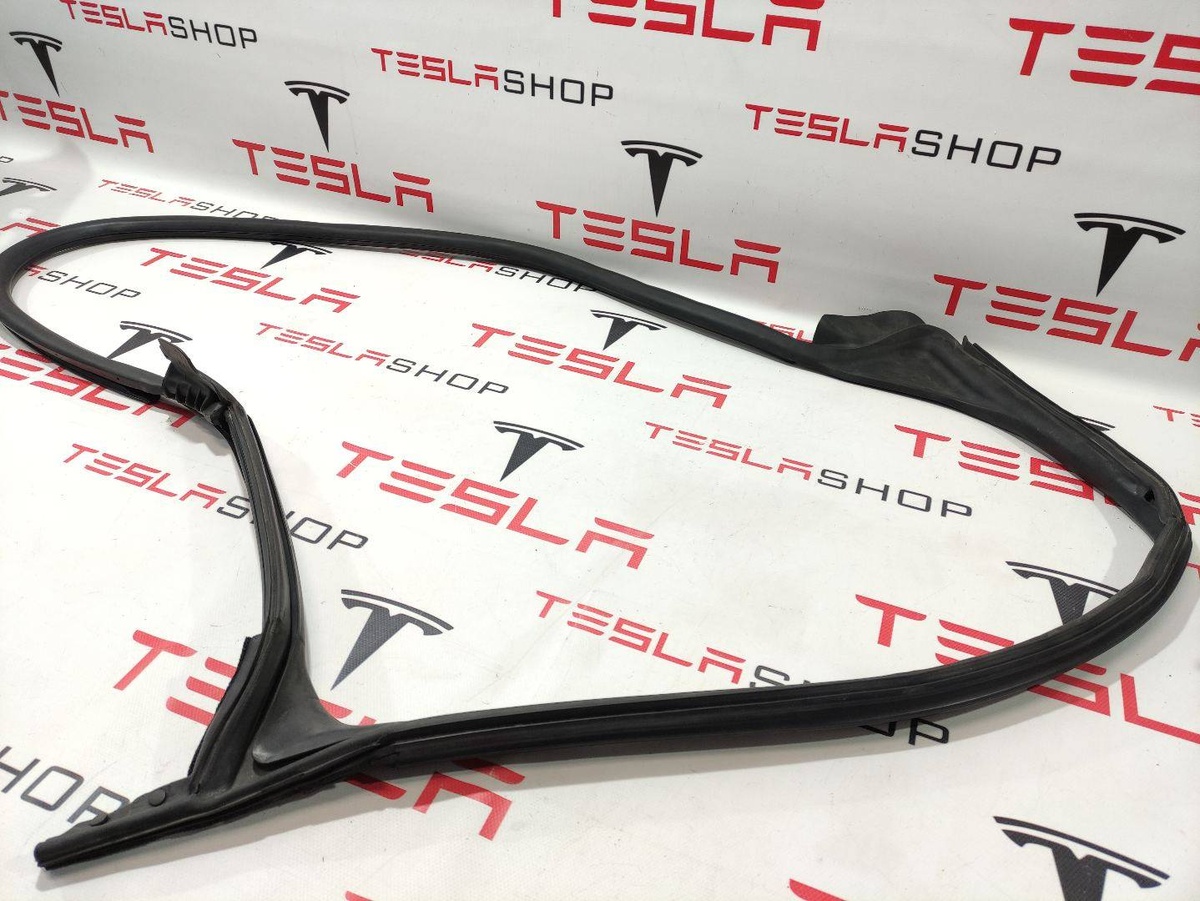Уплотнитель к Tesla Model S 2012